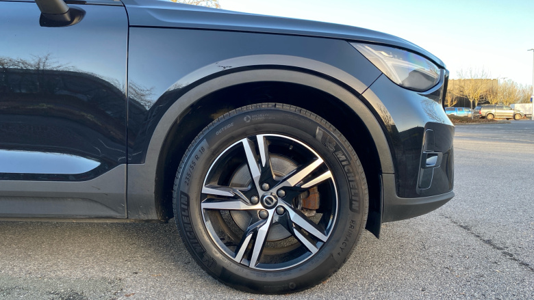 Volvo Xc40 2.0 B4P Plus Dark 5dr AWD Auto Petrol Estate